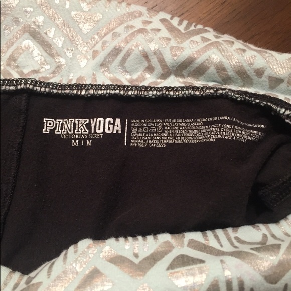 NFS- PINK Geometric Aztec Print Fold Over Yoga Short - Picture 3 of 4